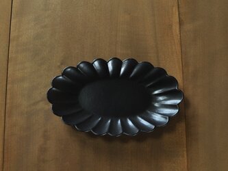 輪花楕円8.5寸鉢／黒の画像
