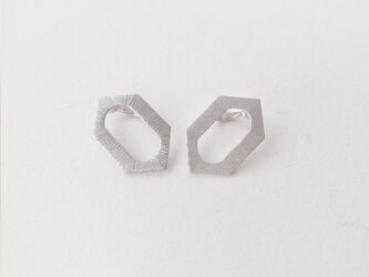ハチの巣イヤリングA(銀)の画像