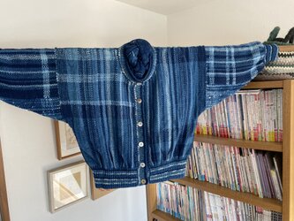藍染め　編む　織る　ドルマンスリーブ　カーディガンの画像