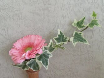 壁に飾れるフラワーベース　S　≪ブラックチェリーのブーケ≫　の画像