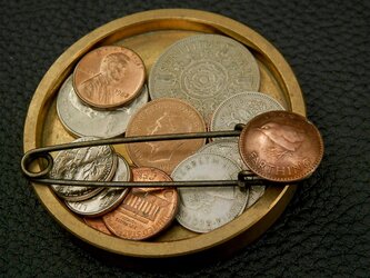 ＃B51　UK Coin Broochの画像