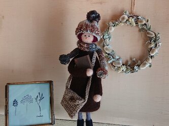 ダッフルコートの女の子の画像