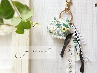 【cat donation】 LIBERTY FABRIC ネコ キーホルダー 送料無料・グリーンの画像