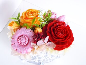 石鹸彫刻　香る花のアレンジメントの画像