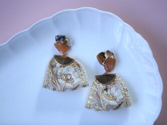 金継ぎｘ天然石 ピアス イヤリング + インド刺繍 (オレンジアベンチュリン、ピーターサイト、ヒマラヤ水晶)の画像