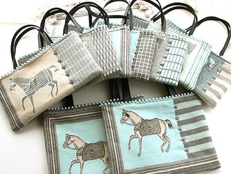 ビーズ刺繍の　カシミア馬バッグ　１～４の画像