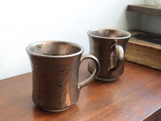 ✤再入荷✤：無名異焼のマグカップ：黄金(S型・槌目風)の画像