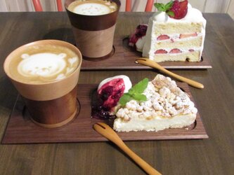 2枚セットの木目がそろっている【カフェトレー】　(ウォールナット)の画像
