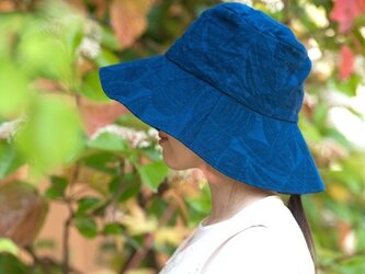 Organic Cotton 日よけ帽子【藍染／ボタニカル織り柄】の画像