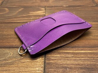 牛革のシンプルな窓付きパスケース横型（紫）の画像
