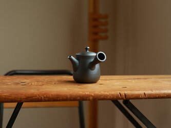 烏龍茶などの中国茶にもおすすめ、香りを楽しめる筒型急須・愛知県常滑産・澤田朋大さん作・急須・縦・190ccの画像