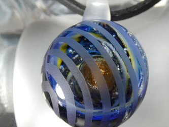 茶玉ひとつ、線砂打ち（ガラス、星、砂打ち、ペンダント）の画像