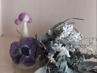 若草色の花こけしとスワッグの画像