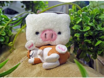 ★手の付いた★もこもこぶたさん★ワッペン★白手5-1枚の画像