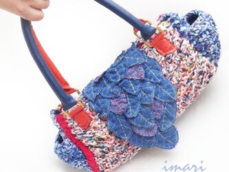 ☆葉っぱカブセの☆裂き編みショルダーバッグ☆ブルー×レッドの画像