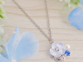 ＊つまみ細工＊ ネモフィラと春のかけらのネックレスの画像