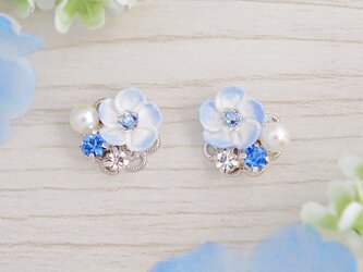 ＊つまみ細工＊ ネモフィラと春のかけらイヤリングの画像