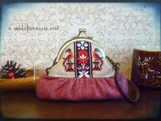 ◆赤ダンガリー/鳥の手刺繍　チロルリボンがま口財布　　の画像