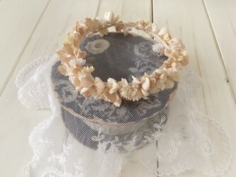 ドール用染め花の花冠（L・アンティークホワイト）の画像