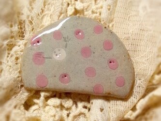 【陶製ブローチ】まめのこの画像
