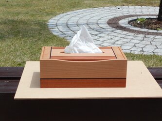 無垢材で作ったティッシュボックスの画像
