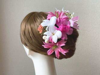 プルメリアとピンクのリリィのヘッドドレス　リゾートウェディング　髪飾り　成人式　結婚式　ヘッドドレス　ウェディングの画像