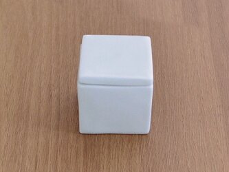 白磁　ミニ角陶箱の画像