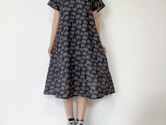 ふんわりダブルガーゼ＊ちょうちょリボンのシンプル半袖フレアワンピース＊コットン100％＊ブラックの画像