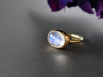紫陽花色　6月誕生石 ムーンストーンの ゴールドリング 天然石の指輪　オーダーサイズの画像