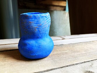 青い縄文の小壺の画像