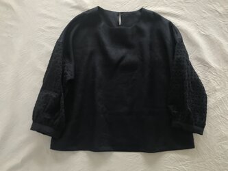 刺繍スリーブ・リネンブラウス(ダークネイビー)の画像