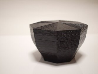 八角鱗紋様箱の画像