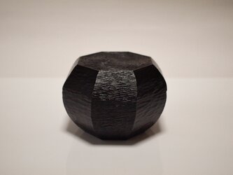 八角渦紋様箱の画像