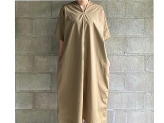 one-piece(beige)の画像