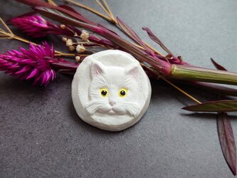 猫ねこブローチ15（白猫）　せきそ粘土の画像