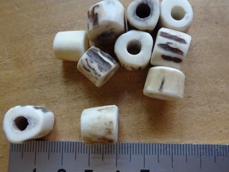 日本の鹿の角のビーズ10個セットXの画像