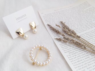 シンプルお出かけセット　パールのイヤリング/ピアス＆ブローチセット　結婚式フォーマル・セレモニーにも　セットアクセサリーの画像