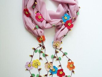 刺繍のお花付き　シフォンスカーフのロングラリエット　ミックスの画像