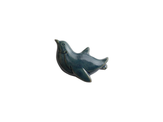陶器ブローチ ペンギン サビ青の画像