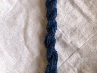手紡ぎ糸 藍染ダニーデン羊(濃色)Bの画像
