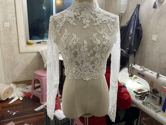 大人気上昇ウエディングドレス 可憐な花刺繍のトップス ボレロの画像