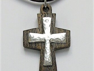 銘木をベースにした十字架のチョーカー　fc81　好評ですの画像