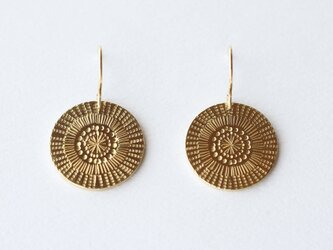 模様を打った 真鍮ピアス／medallion pattern hook earrings circleの画像