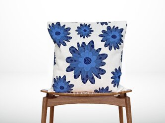 森のクッション　Abstract blue flowers　-ヒノキの香り-の画像