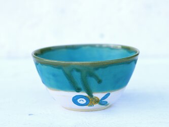 ターコイズブルー釉と青い金魚絵のbowlの画像