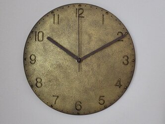 古塗装のモルタル掛け時計（真鍮色）の画像