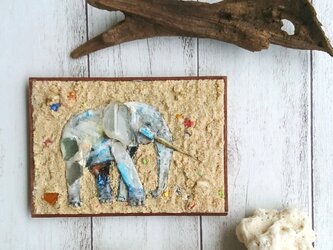 Seaglass & Plasticwaste Walldecoration ゾウの画像