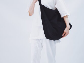 Salut regular | ブラックの画像