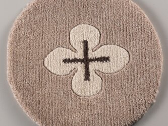 【絶対色あせないラグ！】手織り羊毛１００％　4043-18　オフホワイトバック・白花・ダークブラウンクロスの画像