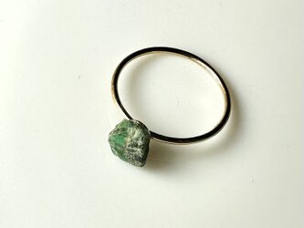 SALEエメラルド原石の14kgfリング　